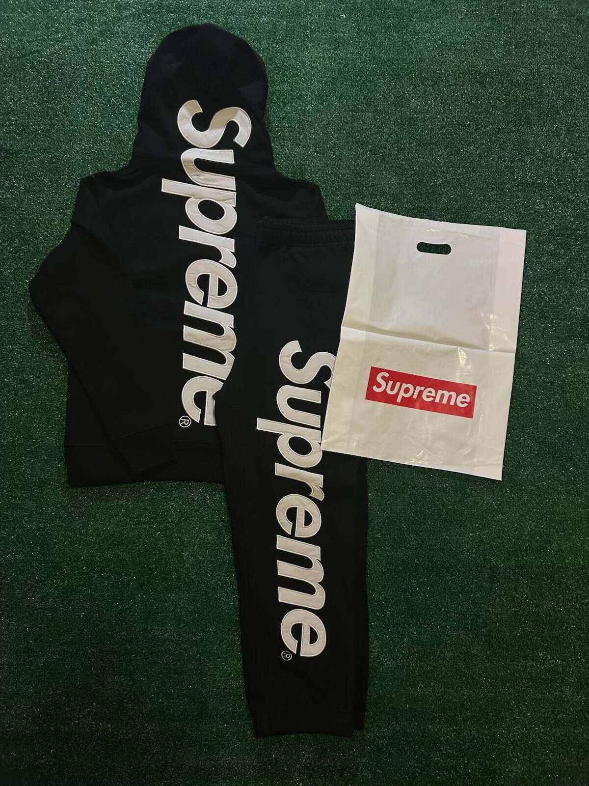 Black Supreme Set