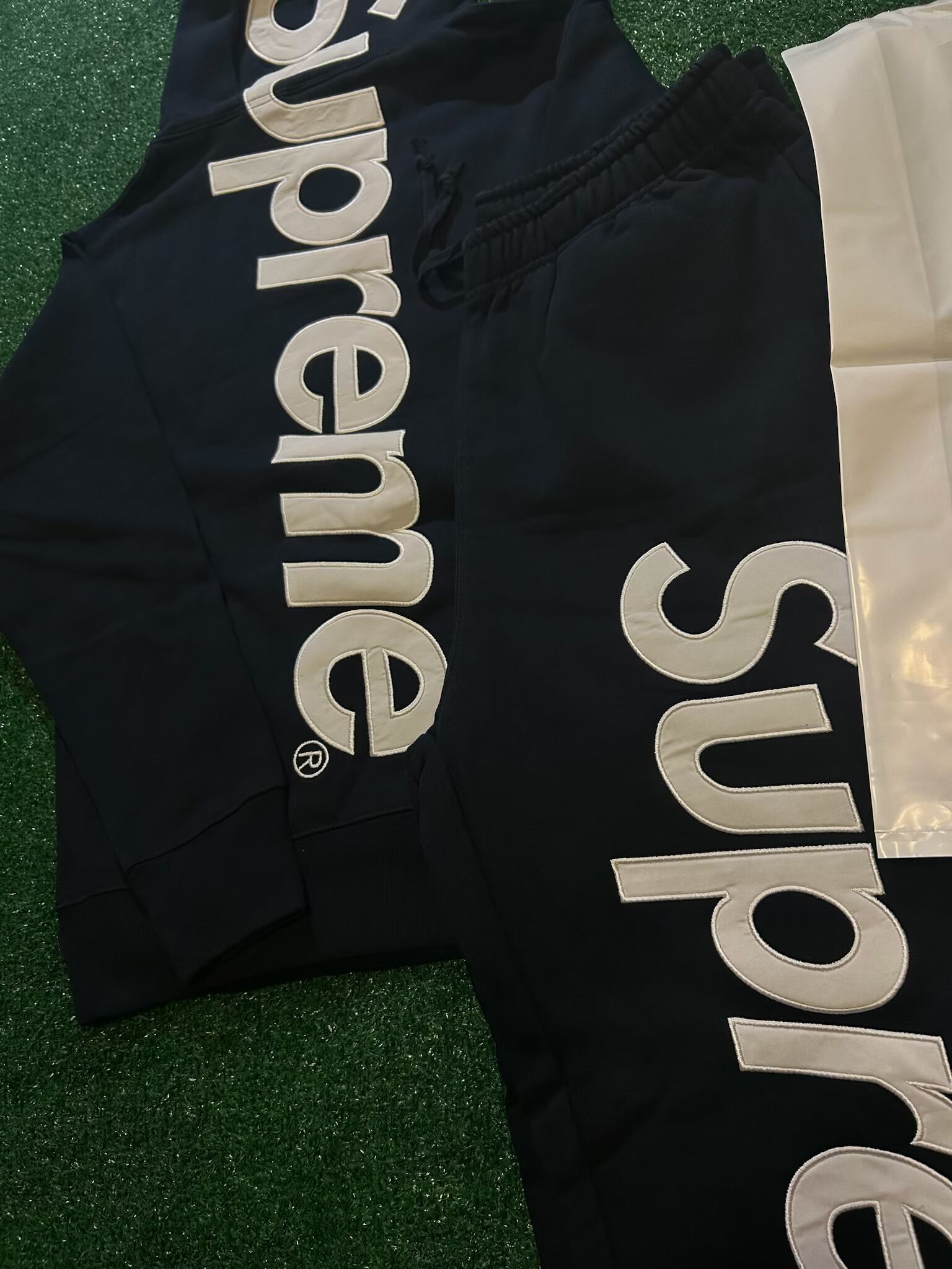 Black Supreme Set - Image 8